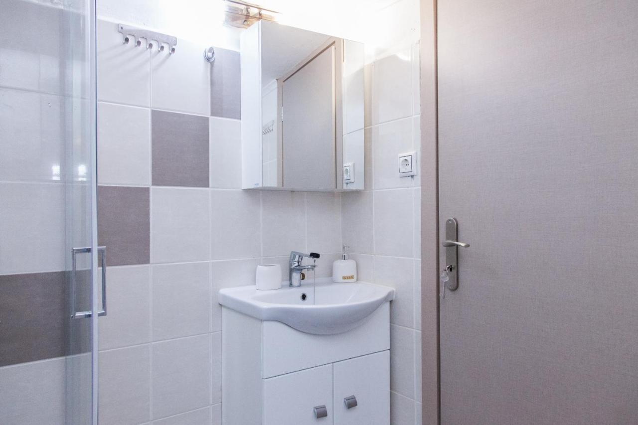 Cozy Apartment Near Stavros Niarchos Park Athen Eksteriør billede